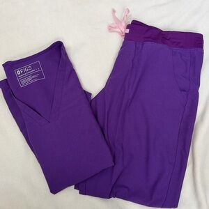 Figs Women’s Ultra Violet Scrub Set